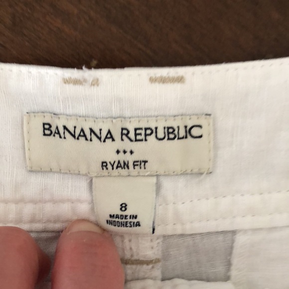 Banana Republic Linen and Cotton Shorts - Picture 4 of 5
